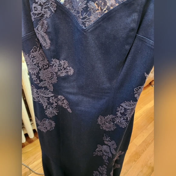 PRICE DROP RICKI FREEMAN FOR TERI JON  DRESS BLUE STRETCH DENIM AND LACE MIDI - Picture 3 of 12